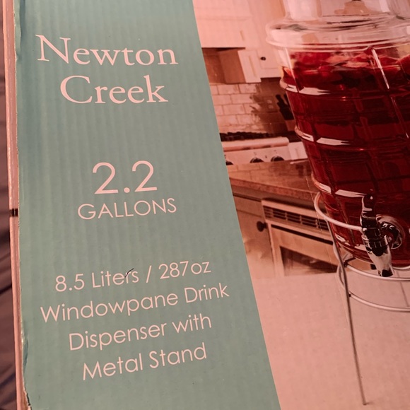 Newton Creek Dispenser - Beverages - Picture 2 of 6